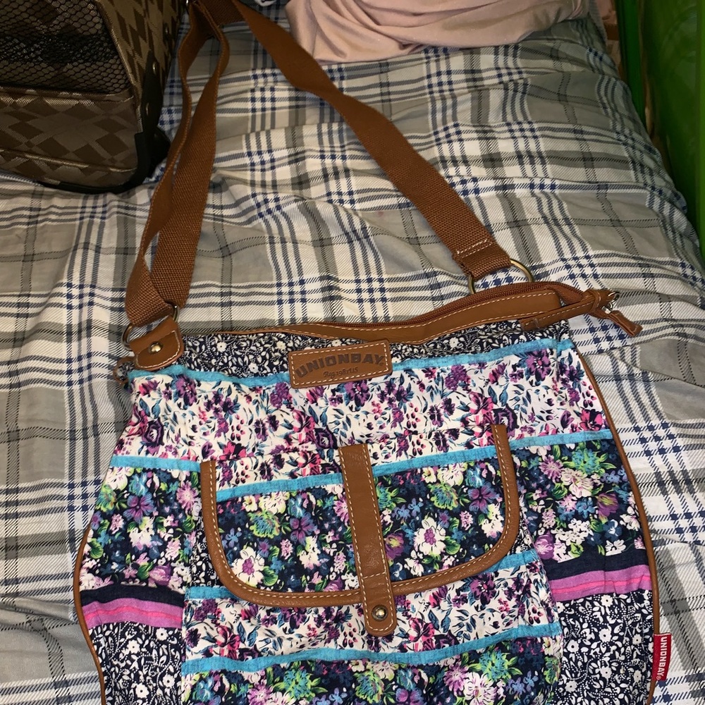Union bay crossbody floral used